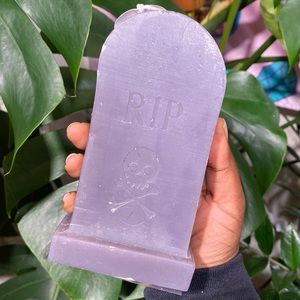 Gray RIP Skull and Crossbones Headstone Candle